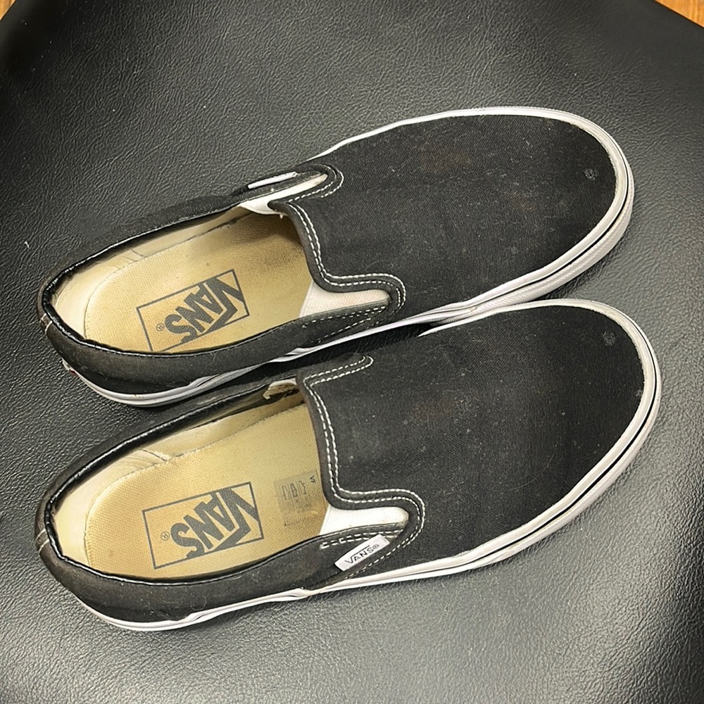 Women’s size 8 slip on black vans